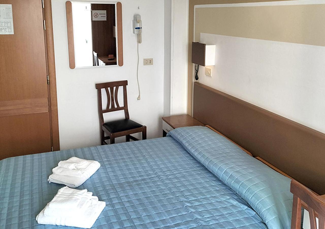 Hotel Ca Vanni Римини Экстерьер фото