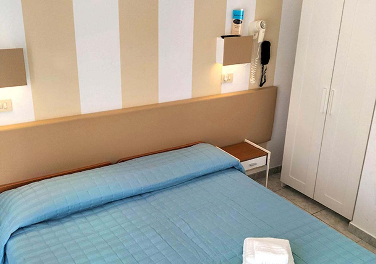 Hotel Ca Vanni Римини Экстерьер фото