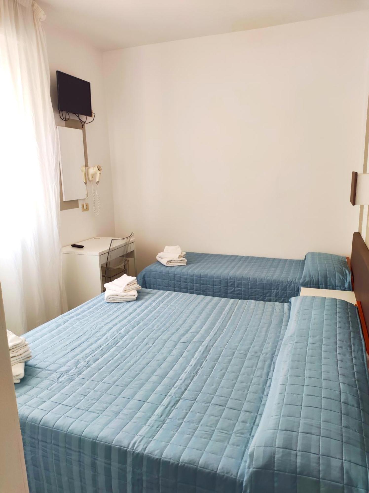 Hotel Ca Vanni Римини Номер фото