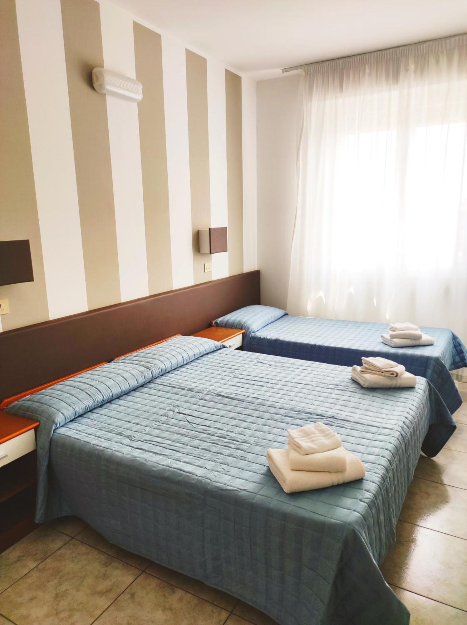 Hotel Ca Vanni Римини Номер фото